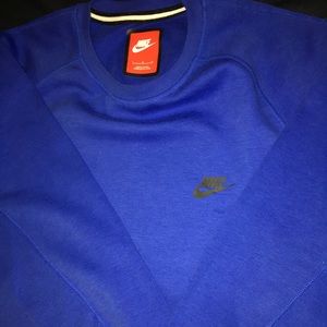 Men’s Nike Tech Fleece Crewneck size Large
